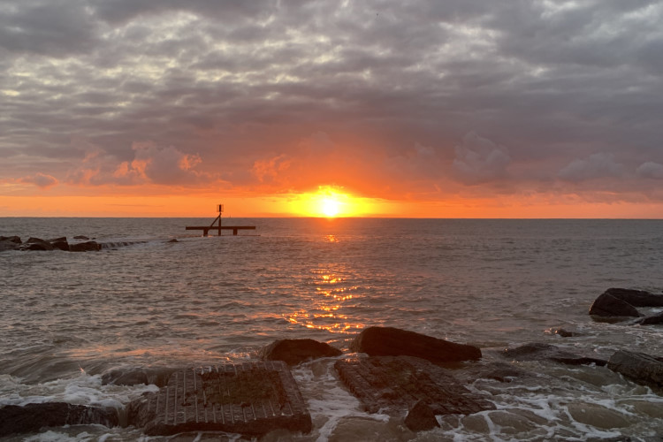 lowestoft sunrise - ruth Lille